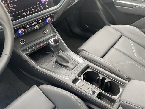 Used 2025 Audi Q3 2.0T Premium w/ Convenience Package image 29