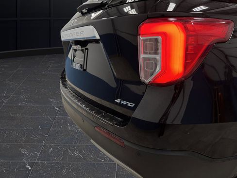 Used 2023 Ford Explorer XLT image 33