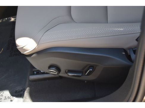 New 2026 Volvo XC60 B5 Plus w/ Protection Package Premier AWD/4WD image 33