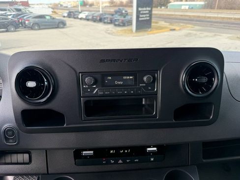 New 2024 Mercedes-Benz eSprinter 170 Cargo image 15