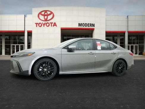 New 2026 Toyota Camry SE image 7