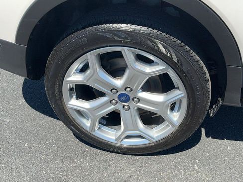 Used 2018 Ford Escape Titanium w/ Ford Safe & Smart Package AWD/4WD image 5