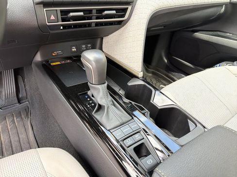 Used 2025 Toyota Camry XLE w/ Premium Plus Package FWD image 22