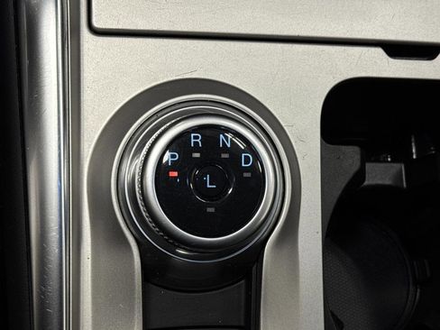 Used 2023 Ford Explorer Limited image 23