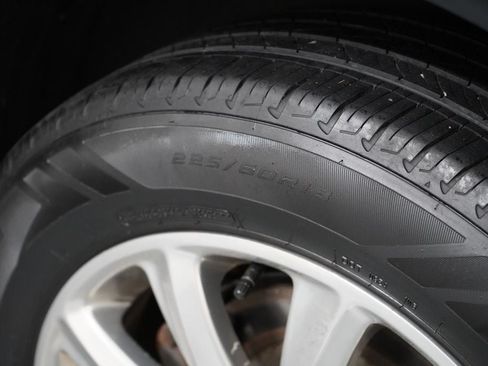 Used 2019 Buick Envision Essence AWD/4WD image 35