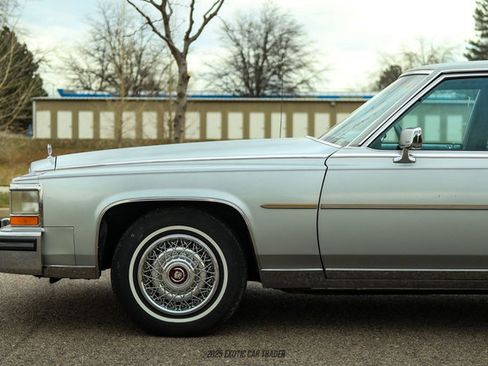 Used 1986 Cadillac Brougham Brougham image 4