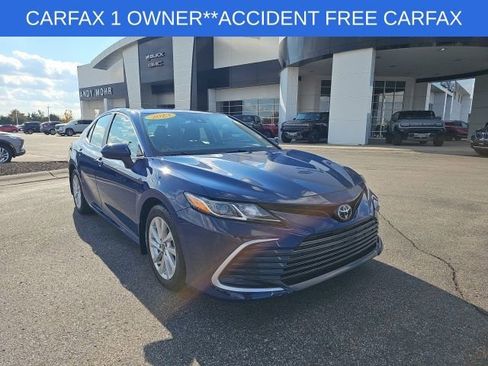 Used 2023 Toyota Camry LE image 2