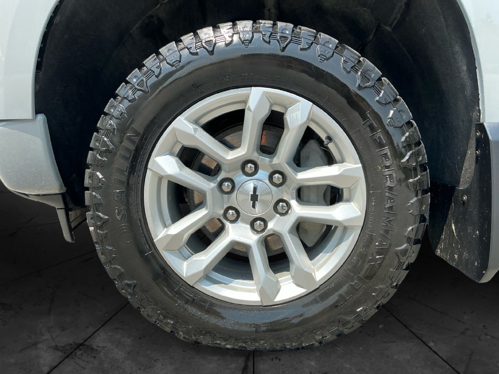 Used 2024 Chevrolet Silverado 1500 RST w/ Max Trailering Package AWD/4WD image 15