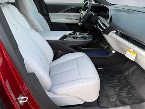 New 2026 Cadillac Lyriq Luxury image 13