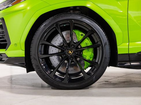 Used 2022 Lamborghini Urus image 19