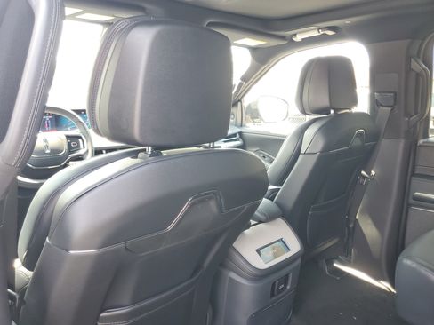 New 2027 Lincoln Navigator Reserve w/ Jet Appearance Package AWD/4WD image 27