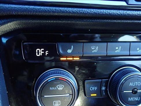 Used 2023 Volkswagen Taos SEL image 21