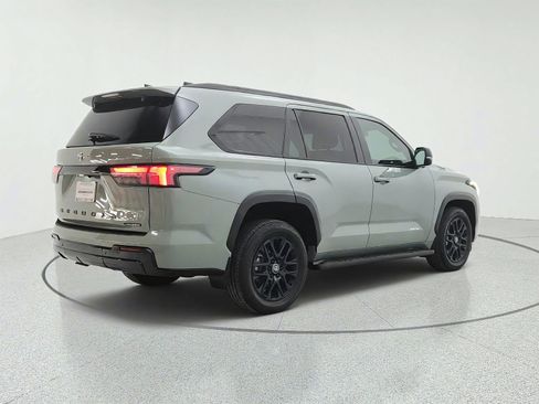 Used 2025 Toyota Sequoia Limited w/ Tow Technology Package AWD/4WD image 5
