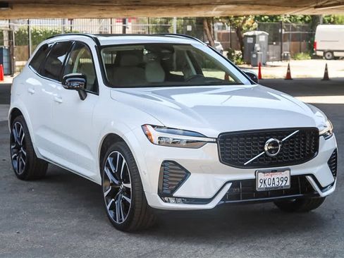 Used 2024 Volvo XC60 B5 Ultimate image 3