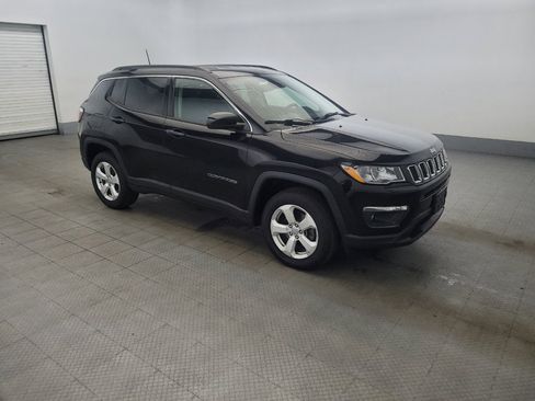 Used 2017 Jeep Compass Latitude w/ Popular Equipment Group AWD/4WD image 11