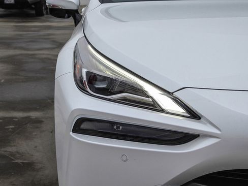 New 2025 Toyota Mirai XLE image 11