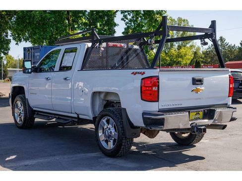 Used 2018 Chevrolet Silverado 2500 W/T AWD/4WD image 5