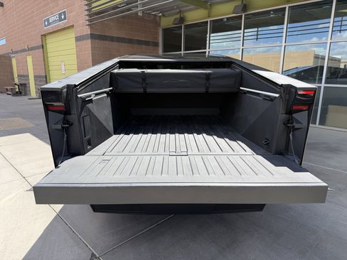 Used 2024 Tesla Cybertruck AWD Crew Cab image 41