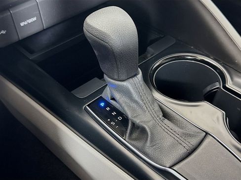 Used 2020 Toyota Camry LE image 17