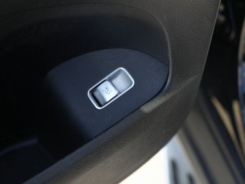 Used 2020 Mercedes-Benz GLE 450 4MATIC image 32