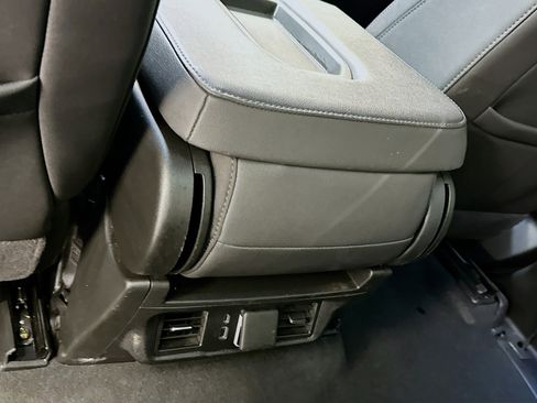 Used 2025 GMC Sierra 1500 SLT image 28