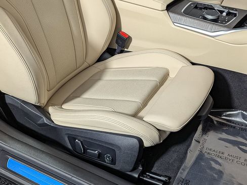 Used 2025 BMW 430i xDrive Coupe w/ Convenience Package image 17