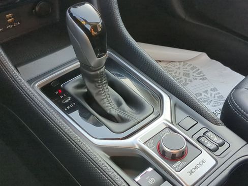 Used 2024 Subaru Forester Limited image 27