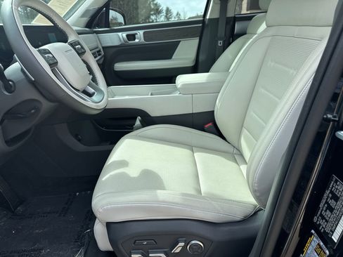 Used 2025 Hyundai Santa Fe Calligraphy image 9