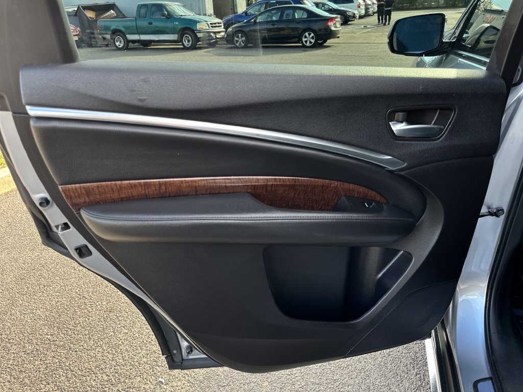 Used 2017 Acura MDX w/ Technology Package AWD/4WD image 15