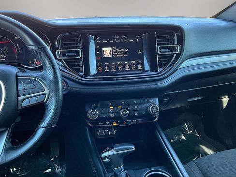 Used 2024 Dodge Durango SXT image 9