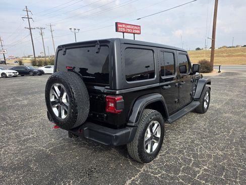 Used 2018 Jeep Wrangler Unlimited Sahara image 7