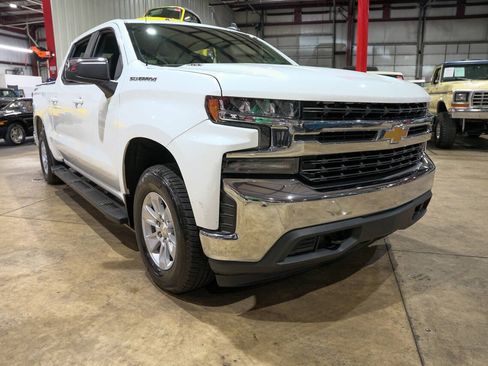Used 2021 Chevrolet Silverado 1500 LT AWD/4WD image 12