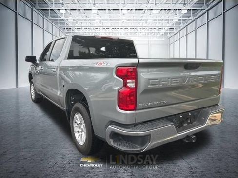 Used 2025 Chevrolet Silverado 1500 LT AWD/4WD image 6
