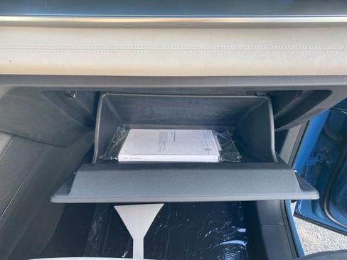 New 2025 Volkswagen Tiguan SE w/ Panoramic Sunroof Package image 49