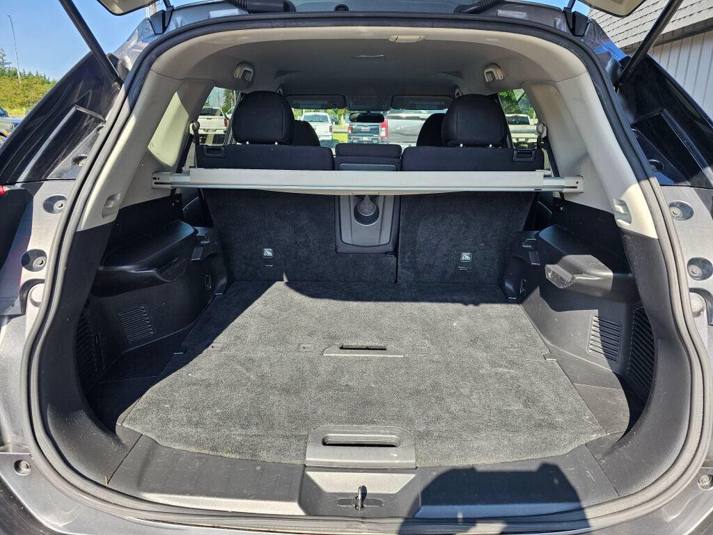 Used 2017 Nissan Rogue SV AWD/4WD image 15
