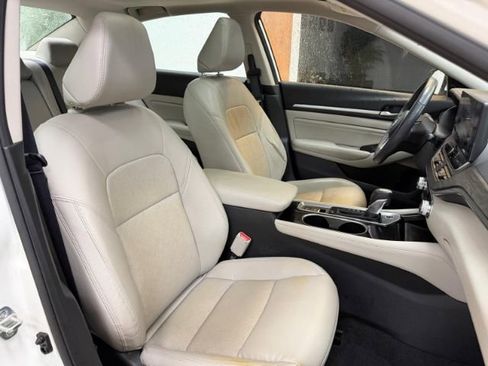 Used 2023 Nissan Altima 2.5 SL FWD image 11