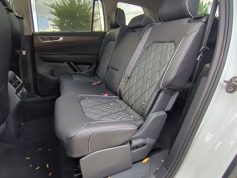 New 2026 Volkswagen Atlas SEL Premium R-Line AWD/4WD image 18