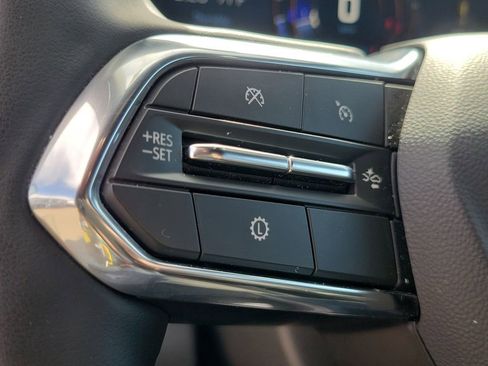 Used 2025 Chevrolet Equinox LT image 22