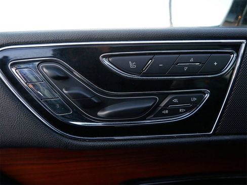 Used 2020 Lincoln Navigator Reserve w/ Equipment Group 208A image 14