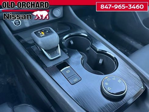 Used 2023 Nissan Rogue SV w/ SV Premium B Package image 17