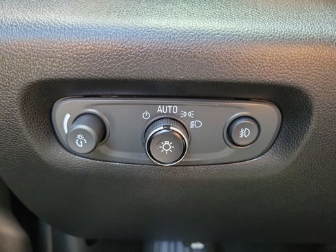 Used 2019 Chevrolet Traverse LT w/ LT Premium Package FWD image 14