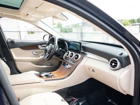 Used 2020 Mercedes-Benz C 300 4MATIC Sedan w/ Premium Package image 15