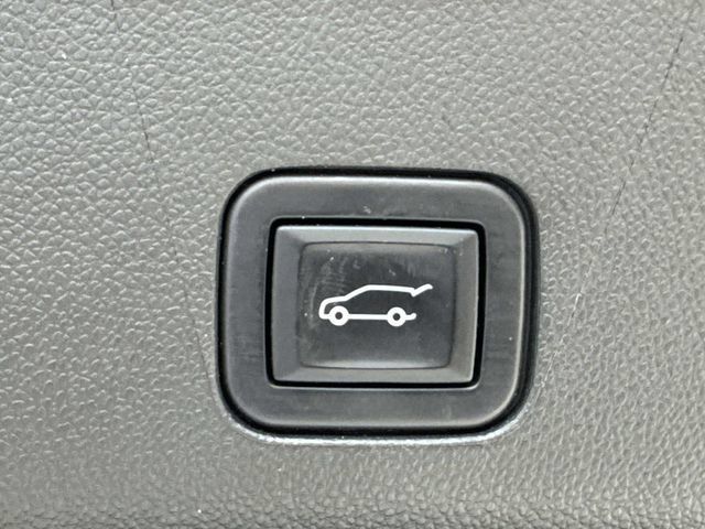Used 2022 GMC Yukon SLT w/ SLT Premium Package RWD image 15