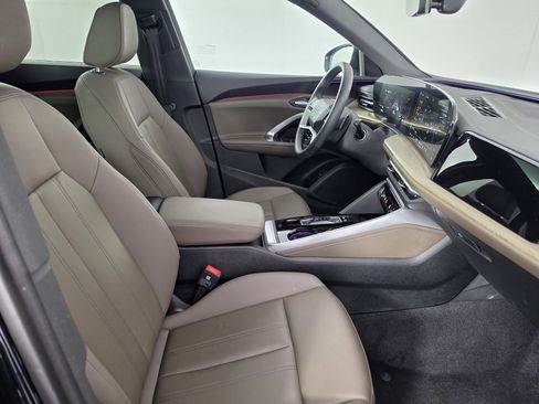 Certified 2025 Audi Q5 Premium w/ Convenience Package AWD/4WD image 44