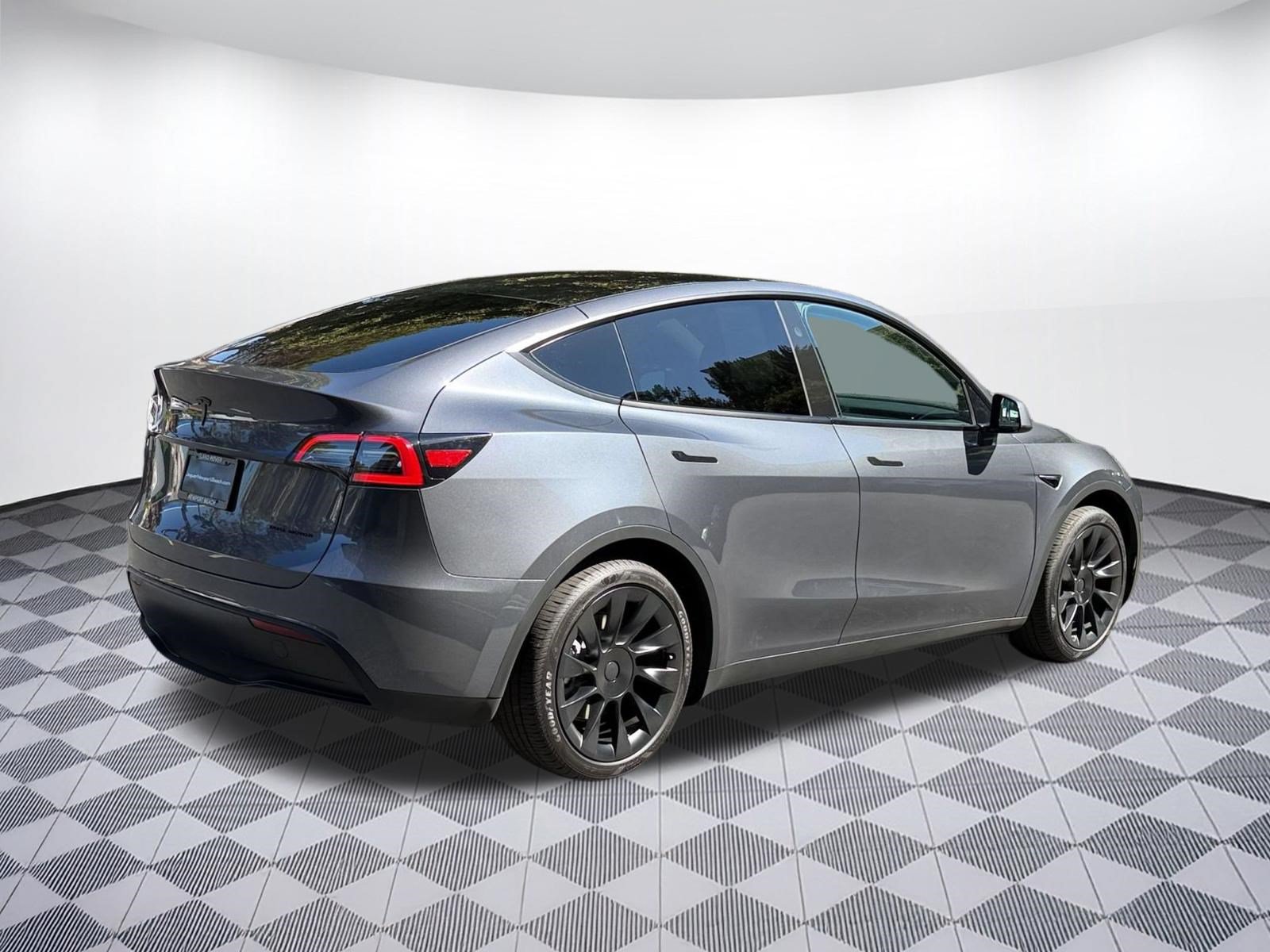 Used 2023 Tesla Model Y Long Range AWD/4WD image 9