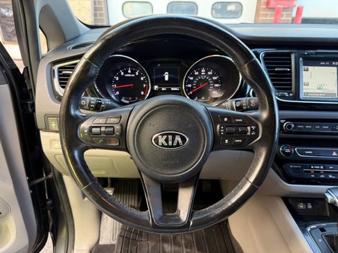 Used 2018 Kia Sedona SX FWD image 15