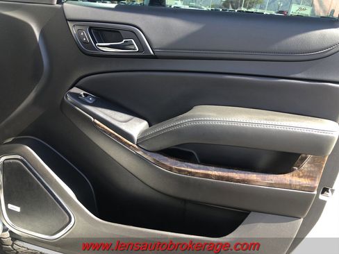 Used 2019 Chevrolet Suburban LT image 23