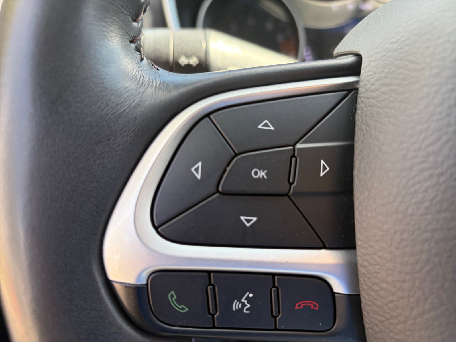 Used 2018 Jeep Compass Latitude AWD/4WD image 14