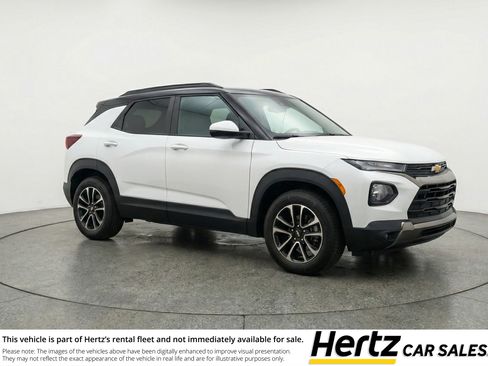 Used 2025 Chevrolet TrailBlazer LT image 1