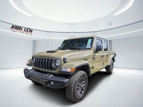 New 2025 Jeep Gladiator Sport image 6